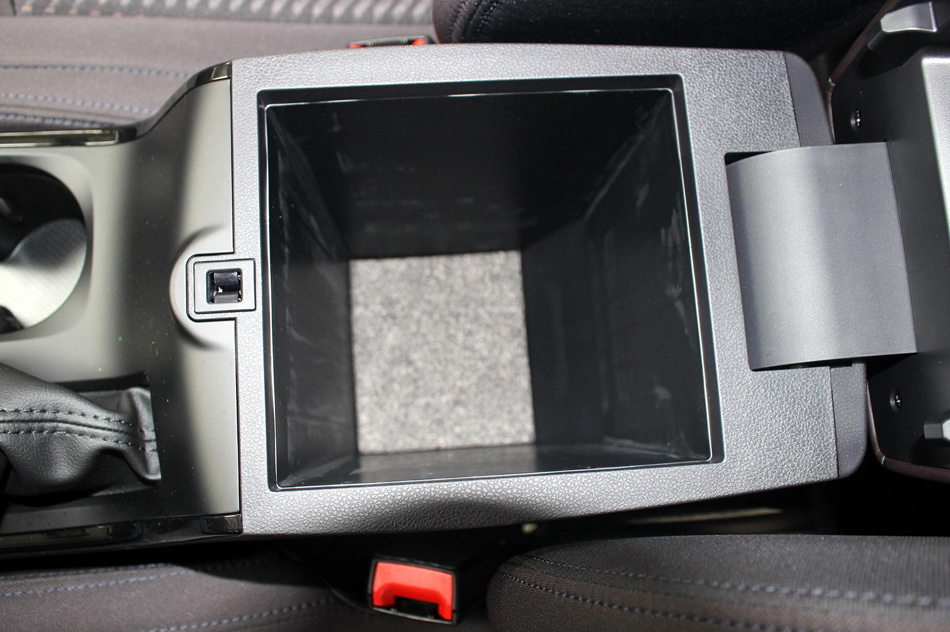 2018款 200T G-DCT两驱舒适版 座椅空间