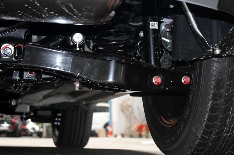 2018款 200T G-DCT两驱舒适版 引擎底盘