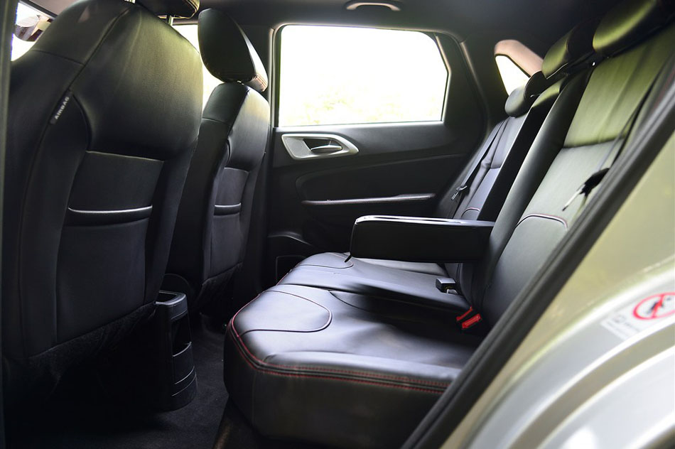 2015款 1.5T 自动旗舰型 座椅