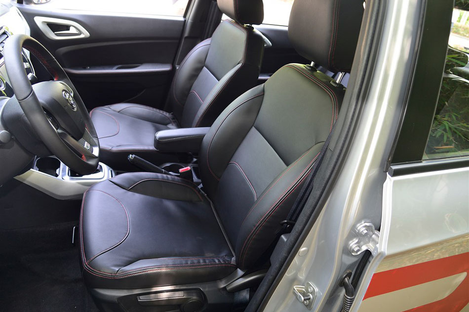 2015款 1.5T 自动旗舰型 座椅