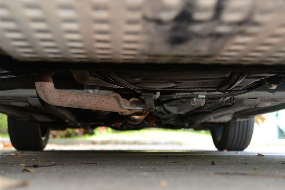 2015款 1.5T 自动旗舰型 引擎底盘