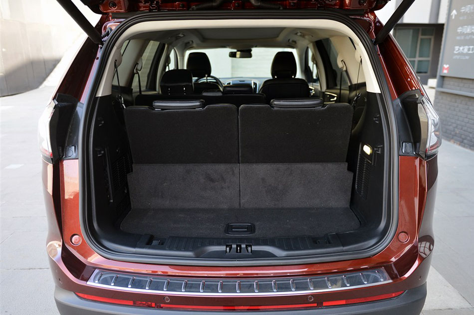 2015款 2.7T GTDi 四驱尊锐型 座椅空间