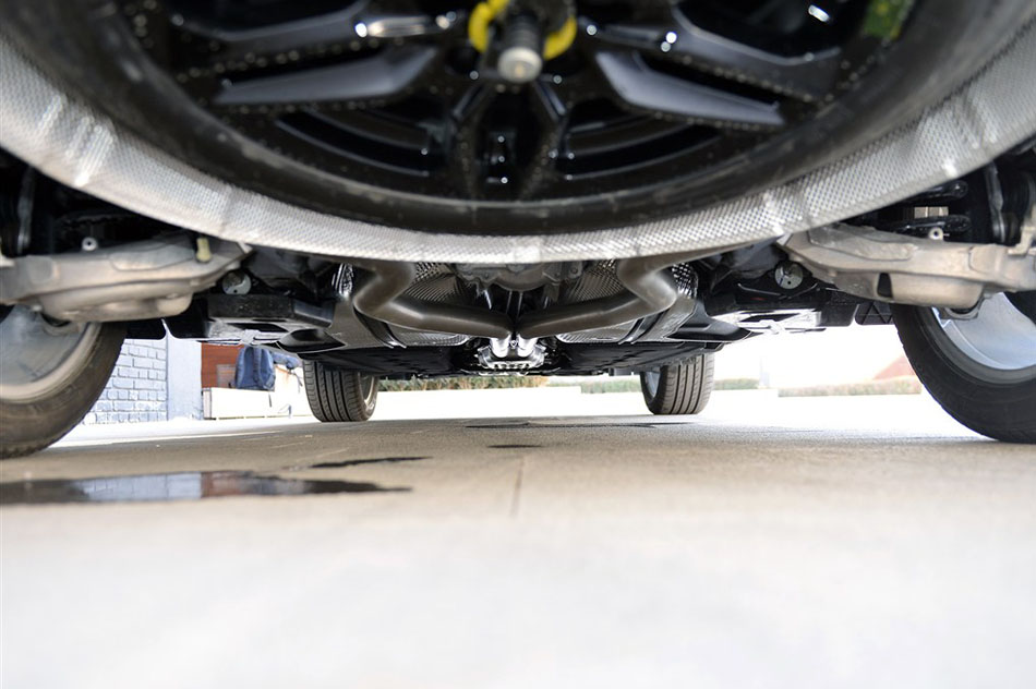 2015款 2.7T GTDi 四驱尊锐型 引擎底盘