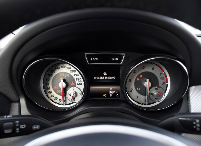 奔驰GLA 2016款 GLA 200 时尚型 内饰