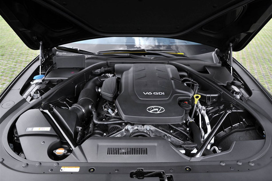 2015款 3.0GDi 两驱豪华版 引擎底盘