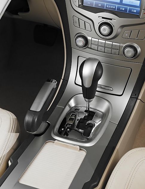 中华新尊驰内饰及细节