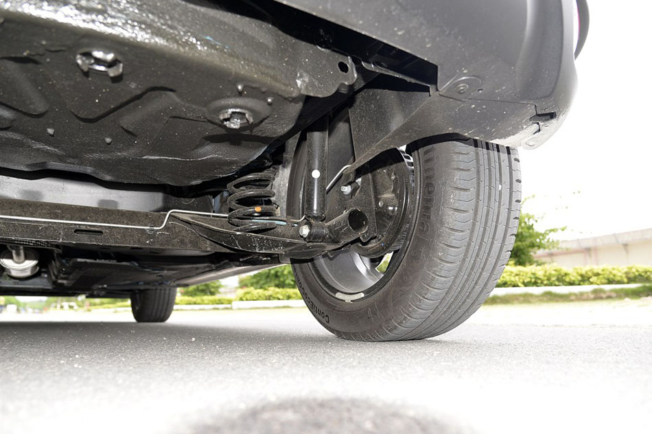 2015款 1.2T 自动豪华型 引擎底盘