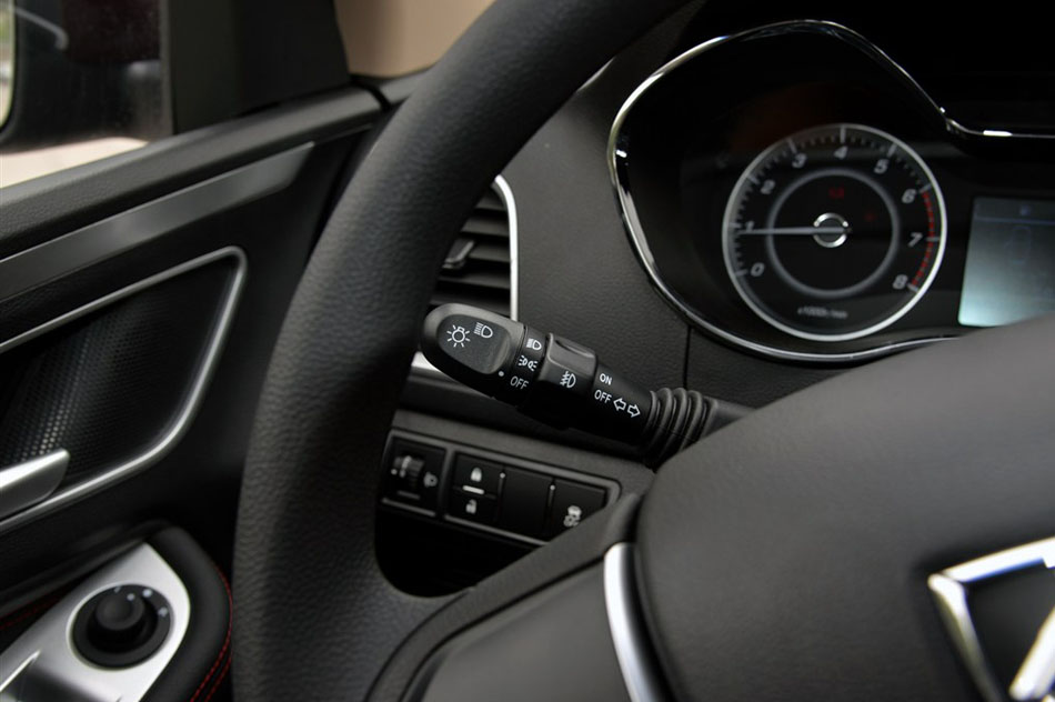 2015款 1.8L 手动舒适型 内饰