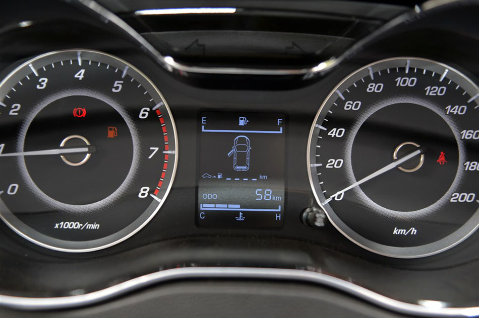 2015款 1.8L 手动舒适型 内饰