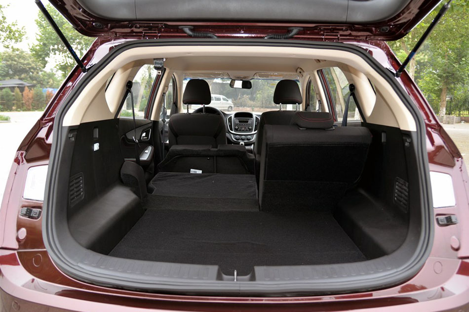 2015款 1.8L 手动舒适型 座椅空间