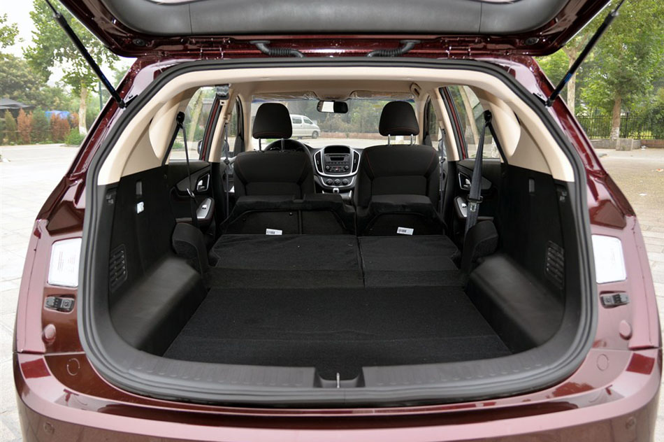2015款 1.8L 手动舒适型 座椅空间