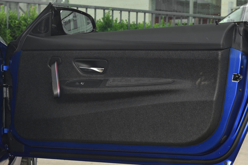 2018款 M4 CS 座椅空间