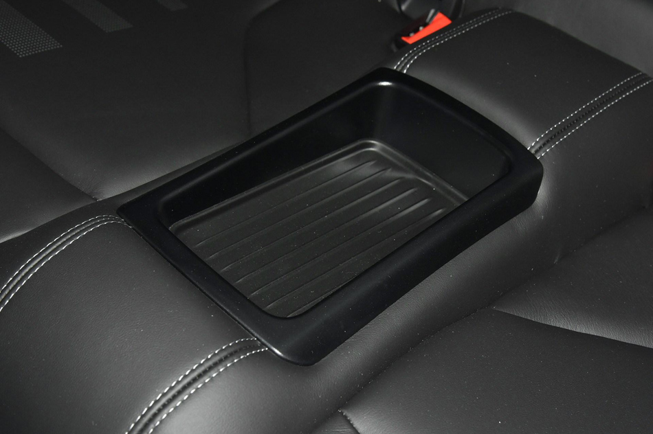 2018款 M4 CS 座椅空间