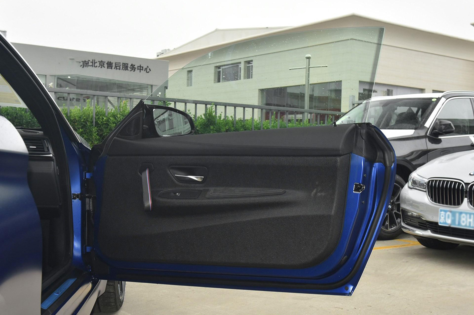 2018款 M4 CS 座椅空间