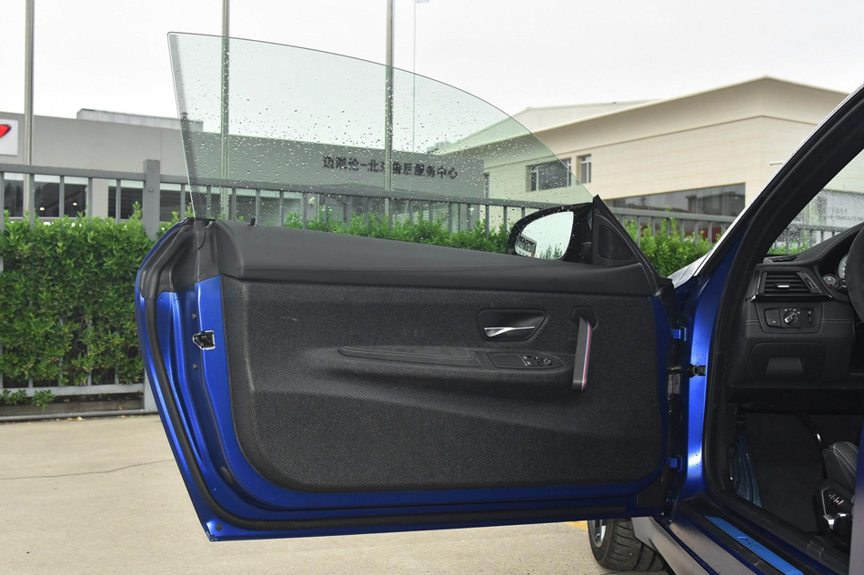 2018款 M4 CS 座椅空间