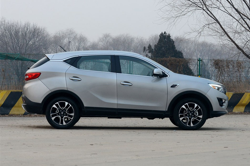 2015款 1.5T 手动尊贵型 外观