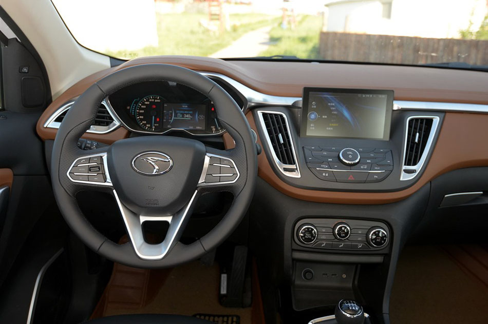 2015款 1.5T 手动尊贵型 内饰