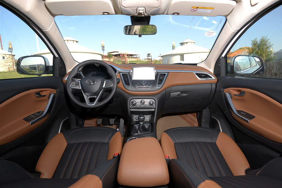 2015款 1.5T 手动尊贵型 内饰