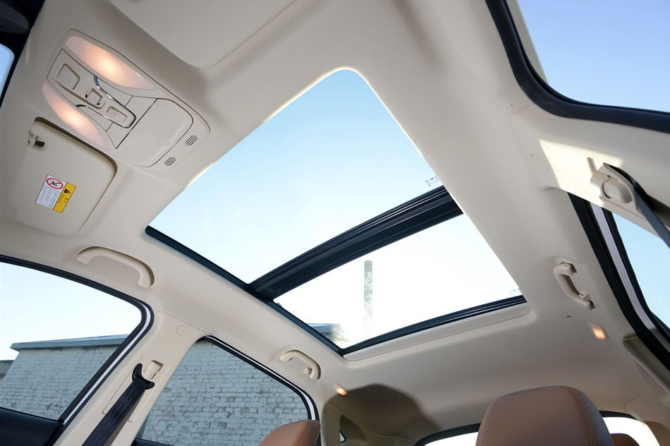 2015款 1.5T 手动尊贵型 座椅空间