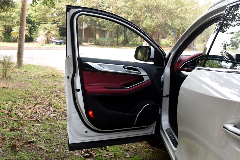 2018款 Prime 1.5T 自动旗舰型 座椅空间