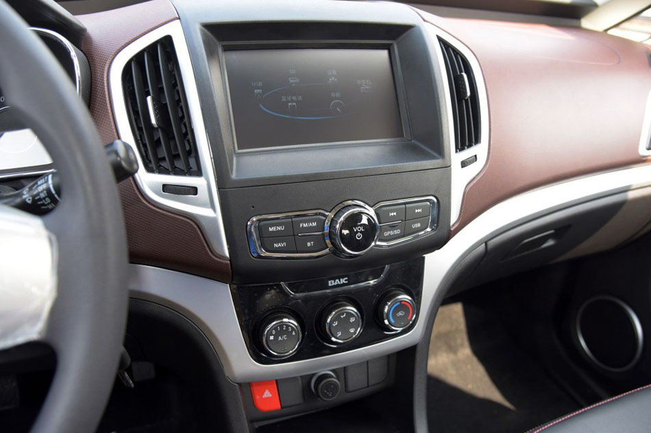 2015款 1.5L 手动舒适型 内饰
