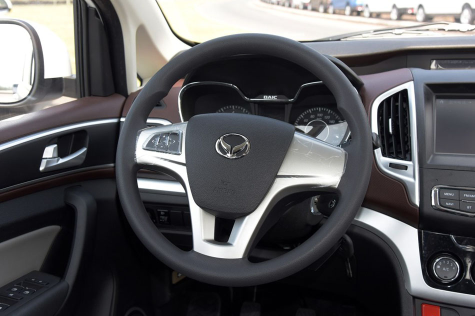 2015款 1.5L 手动舒适型 内饰