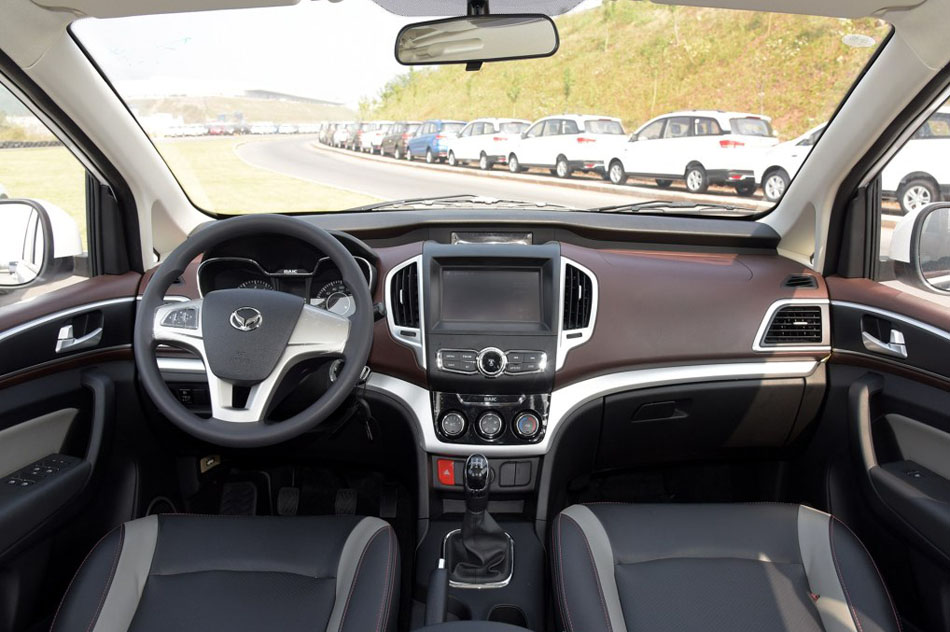 2015款 1.5L 手动舒适型 内饰