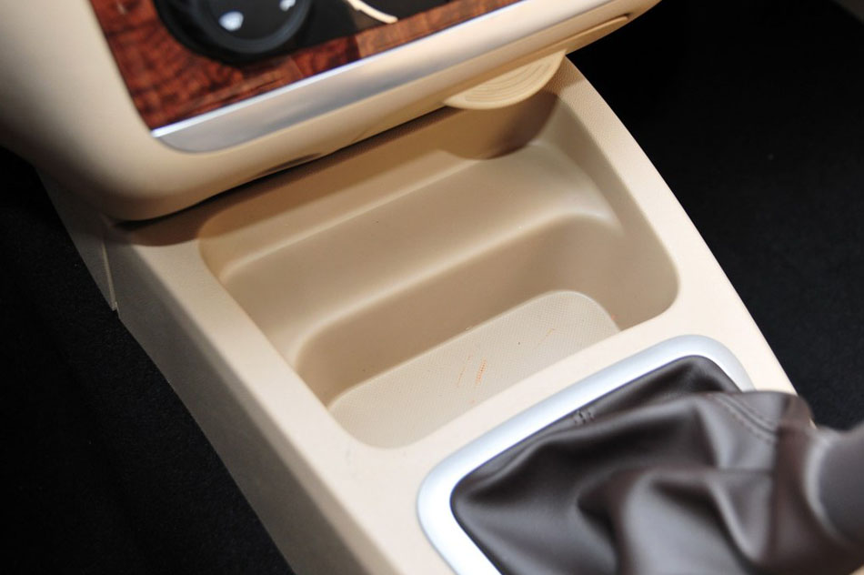 2015款 1.5L舒适型DAM15 内饰