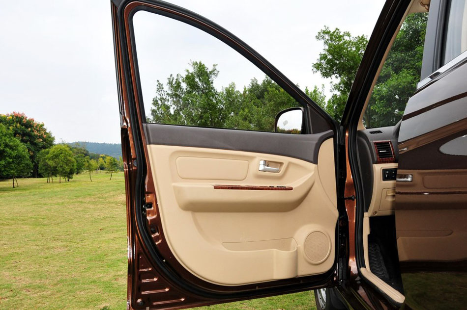 2015款 1.5L舒适型DAM15 座椅空间