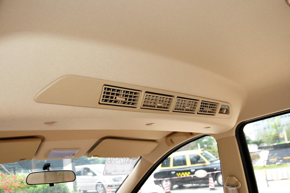 2015款 1.5L舒适型DAM15 座椅空间