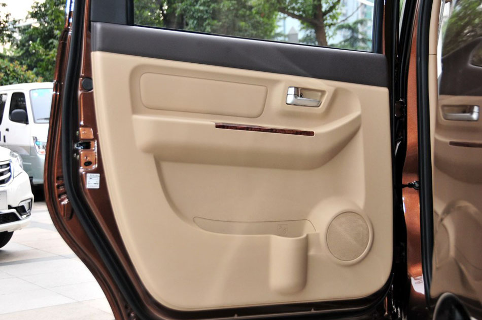 2015款 1.5L舒适型DAM15 座椅空间