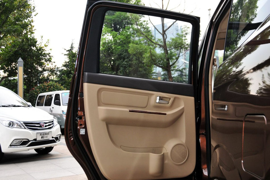 2015款 1.5L舒适型DAM15 座椅空间