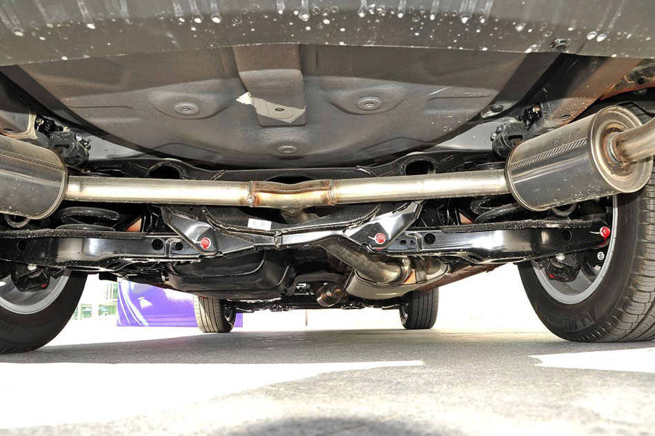 2016款 2.0TID 自动旗舰型 引擎底盘