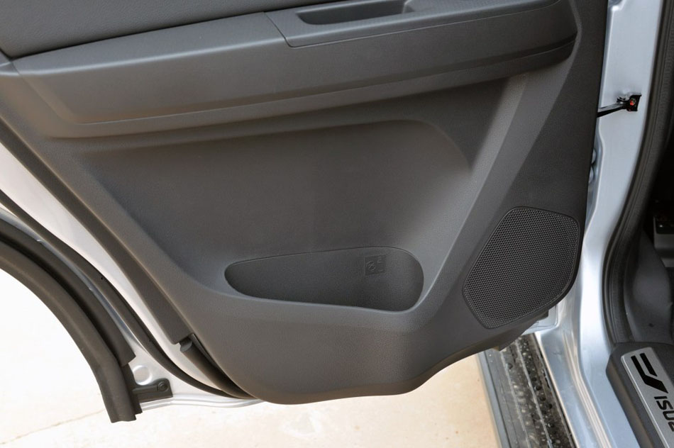 2015款 3.0T 四驱手动探索型 5座 座椅空间