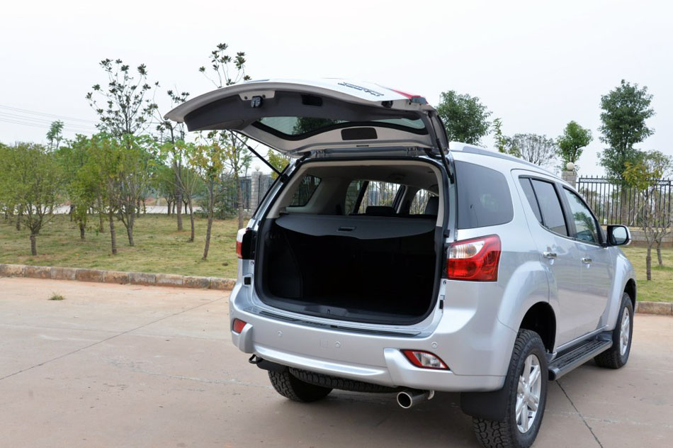 2015款 3.0T 四驱手动探索型 5座 座椅空间