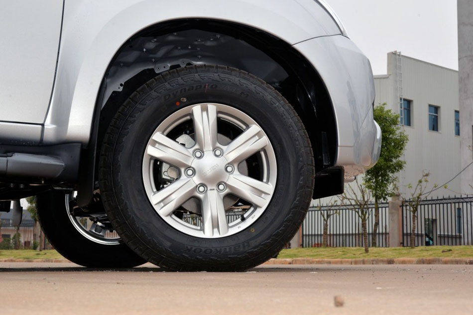 2015款 3.0T 四驱手动探索型 5座 细节