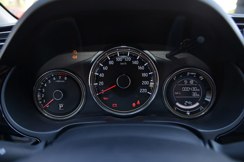 2016款 1.5L CVT豪华版 内饰