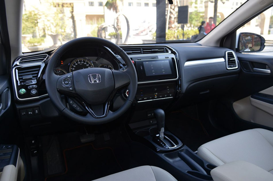 2016款 1.5L CVT豪华版 内饰