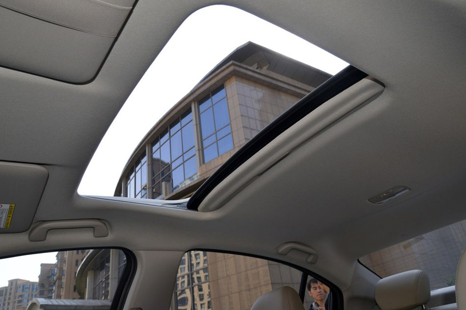 2016款 1.5L CVT豪华版 座椅空间