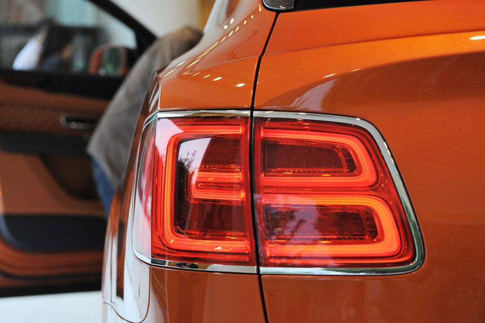 2016 6.0T First Edition  ϸ