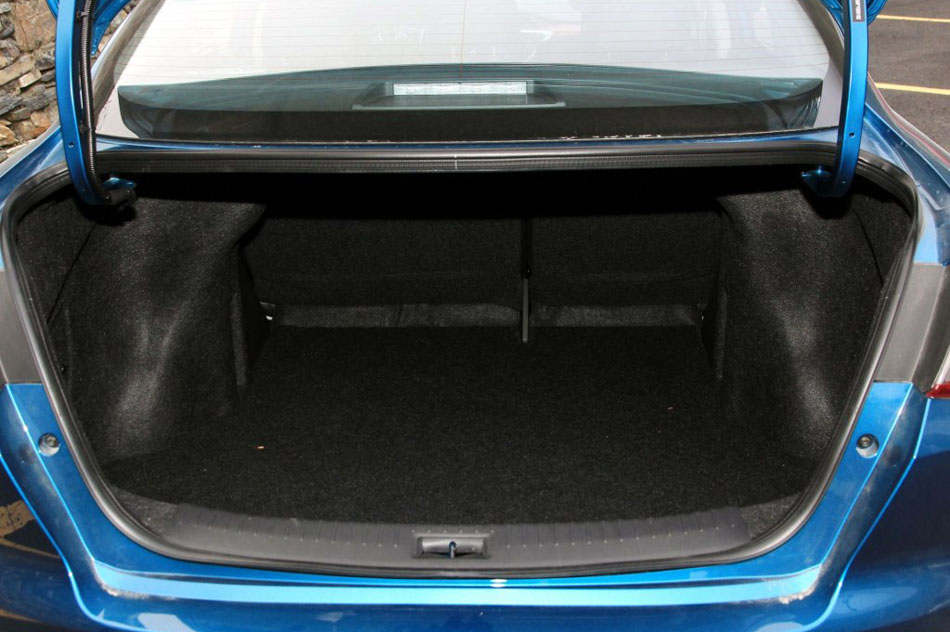 2016款 1.6L CVT高能版 座椅空间