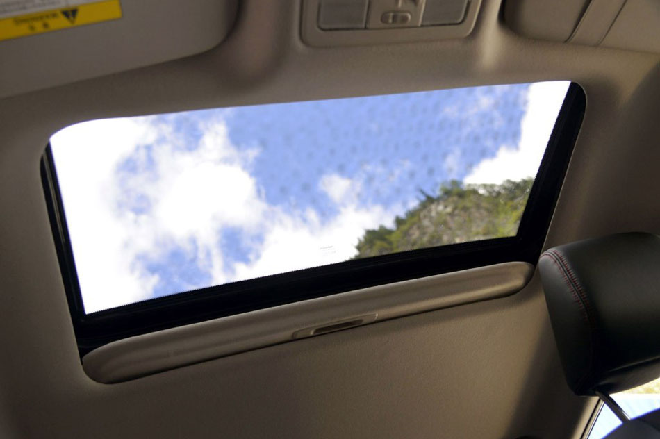 2016款 1.6L CVT高能版 座椅空间