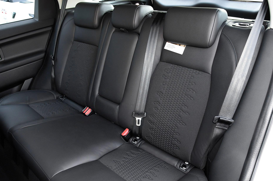 2019款 200PS PURE版 座椅空间