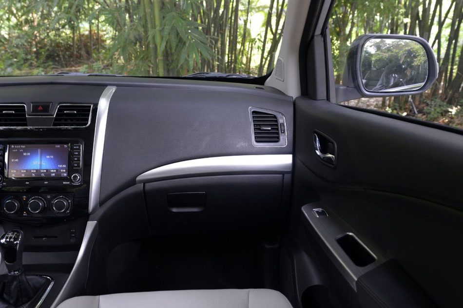 2016款 1.5L 手动尊享型 内饰