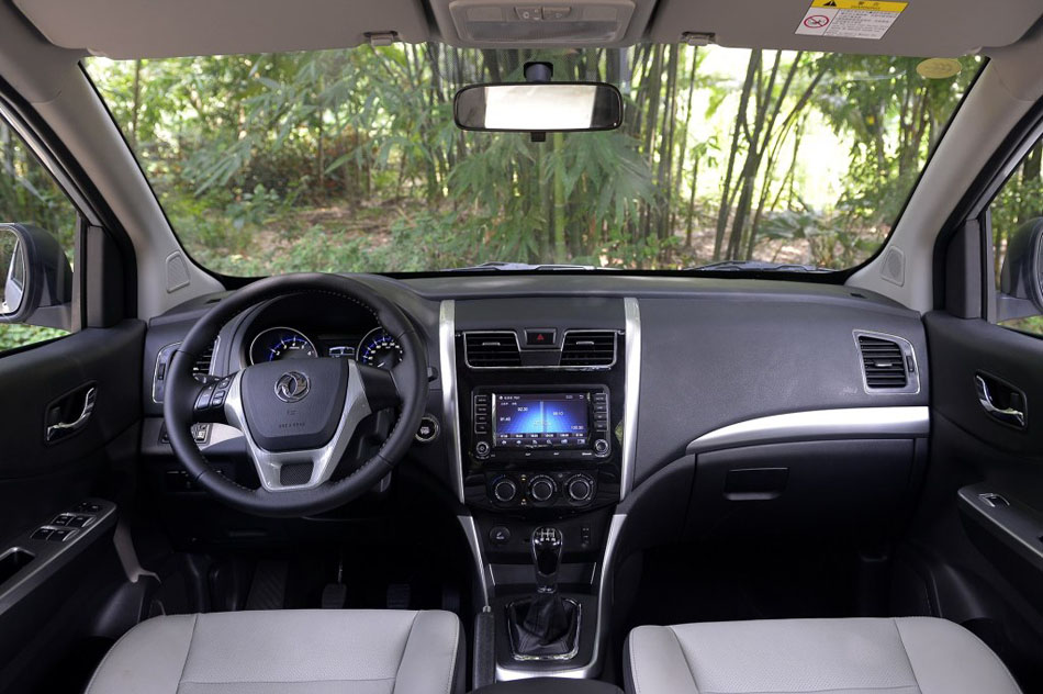 2016款 1.5L 手动尊享型 内饰