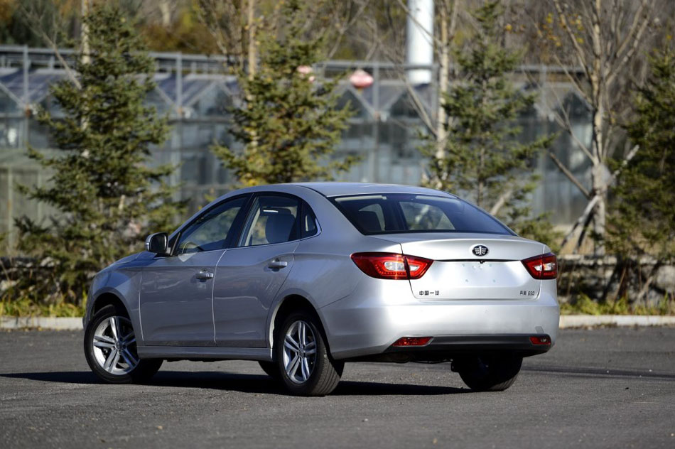 2016款 1.6L 自动尊贵型 外观