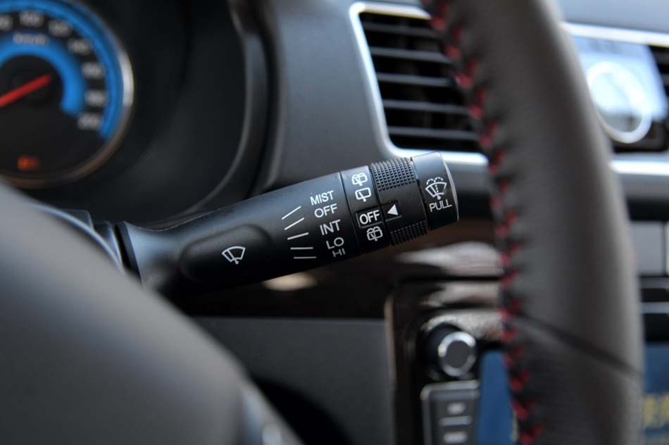 2016款 1.5L 手动尊享型 232座 内饰