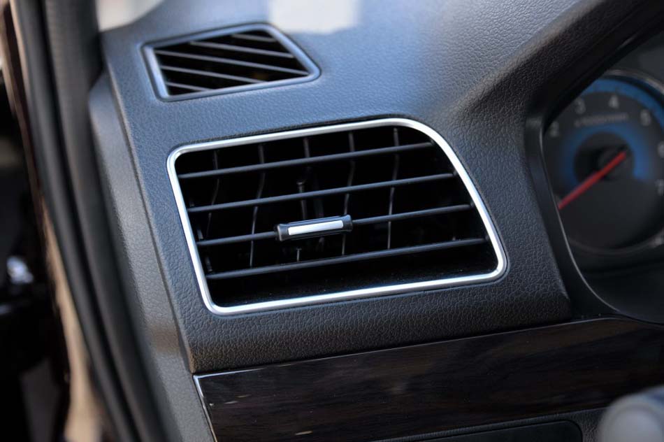 2016款 1.5L 手动尊享型 232座 内饰