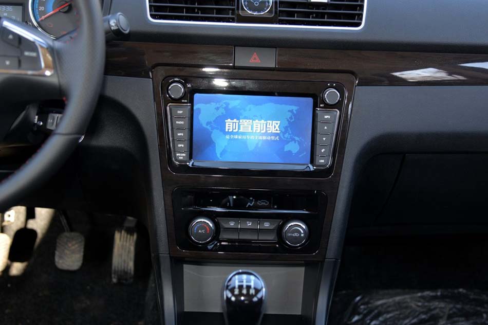 2016款 1.5L 手动尊享型 232座 内饰