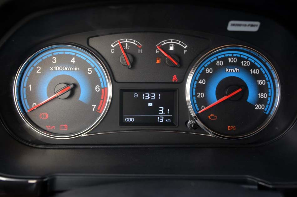 2016款 1.5L 手动尊享型 232座 内饰